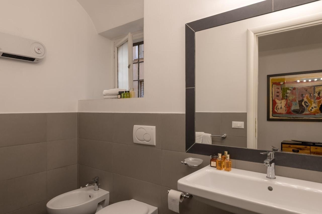 New! Amazing Piazza Navona View Appartement Rome Buitenkant foto