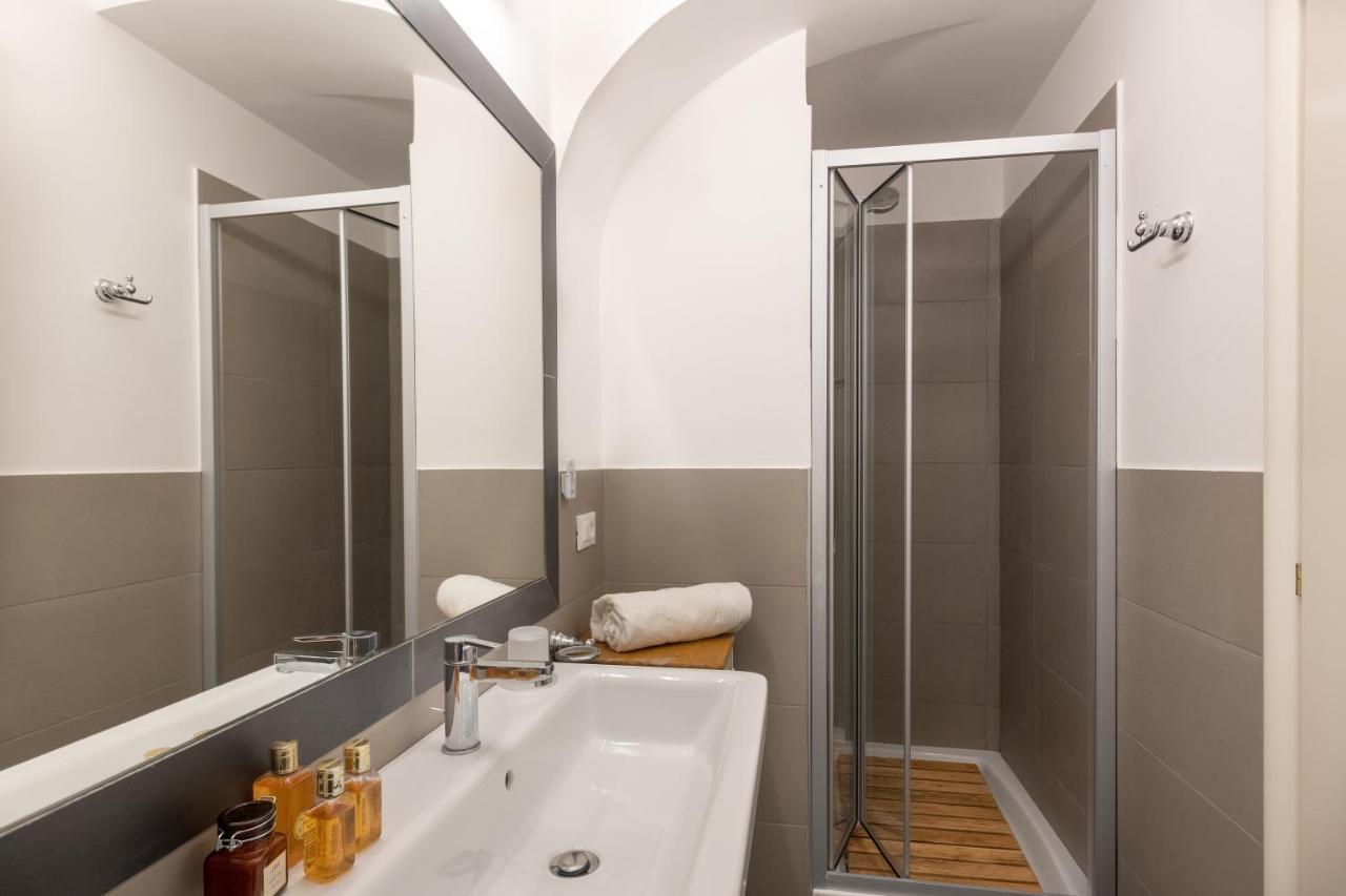 New! Amazing Piazza Navona View Appartement Rome Buitenkant foto